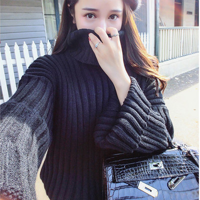 Női téli póló széles modell fehér, kék és fekete színben