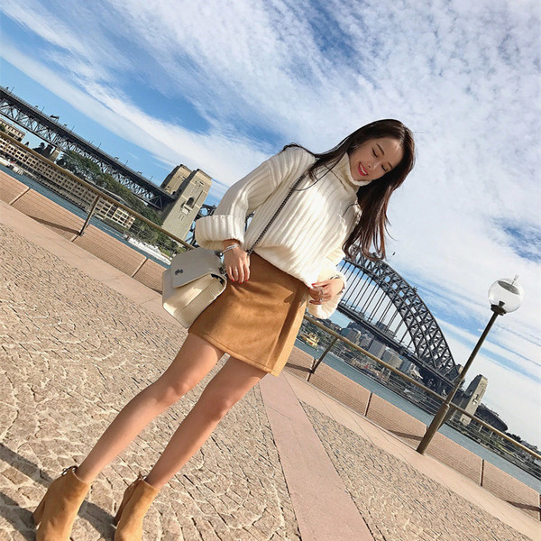 Női téli póló széles modell fehér, kék és fekete színben