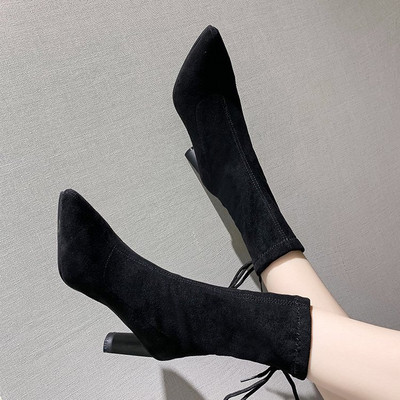 Κομψές μαύρες μπότες  με ψηλό τακούνι- δύο μοντέλα