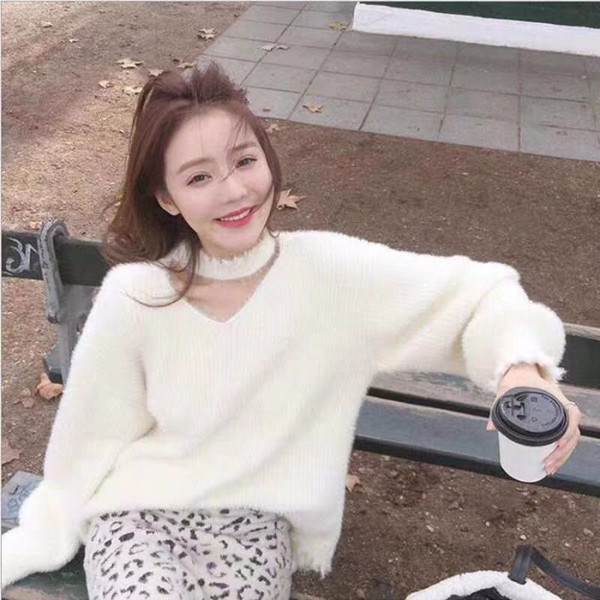 Pulover de iarnă de damă cu decolteu spitz în trei culori