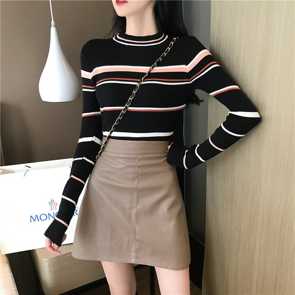 Bluza de dama in dungi cu decolteu rotund in mai multe culori