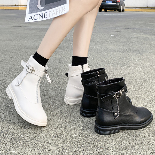 Cizme moderne de damă cu căptușeală moale în alb și negru