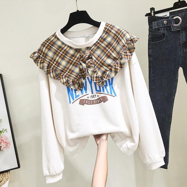 Bluza de dama actuala cu decolteu rotund si aplicatie in maro si bej