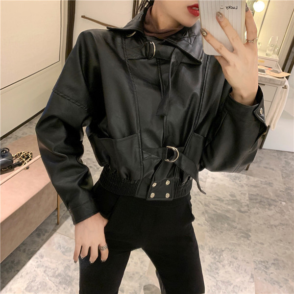 Geaca scurta casual din piele ecologica de culoare neagra