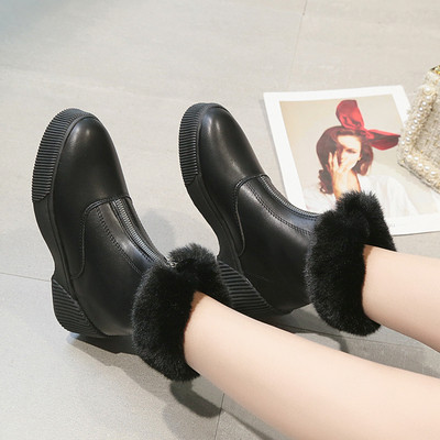 Cizme de dama cu puf si fermoar in alb si negru