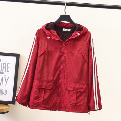 Γυναικείο φθινοπωρινό μπουφάν με κουκούλα και μακρύ μανίκι σε κόκκινο και μαύρο χρώμα