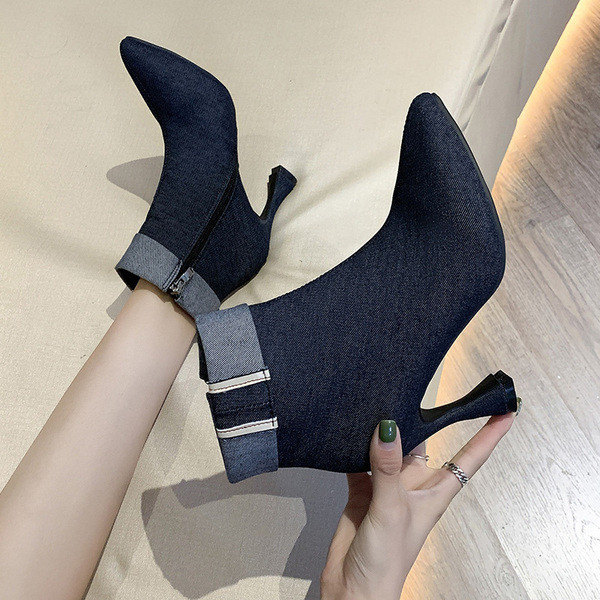 Ghete de dama moderne cu toc subtire in negru si albastru