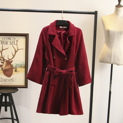 Μοντέρνο γυναικείο μακρύ παλτό με ζώνη και κουμπιά σε μωβ, πράσινο και κόκκινο χρώμα