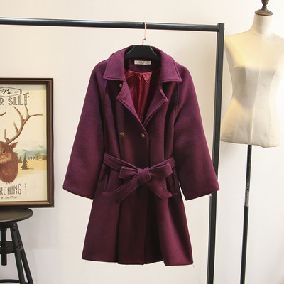 Μοντέρνο γυναικείο μακρύ παλτό με ζώνη και κουμπιά σε μωβ, πράσινο και κόκκινο χρώμα