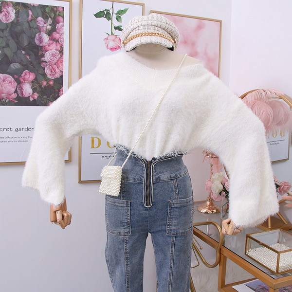 Νέο μοντέλο γυναικείο πουλόβερ με λαιμόκοψη και φαρδιά μανίκια