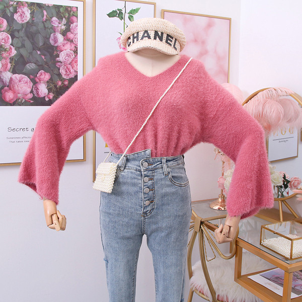 Νέο μοντέλο γυναικείο πουλόβερ με λαιμόκοψη και φαρδιά μανίκια