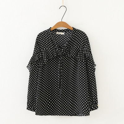 Modern női ing hosszú ujjal és mély nyakkivágással fehér és fekete színben