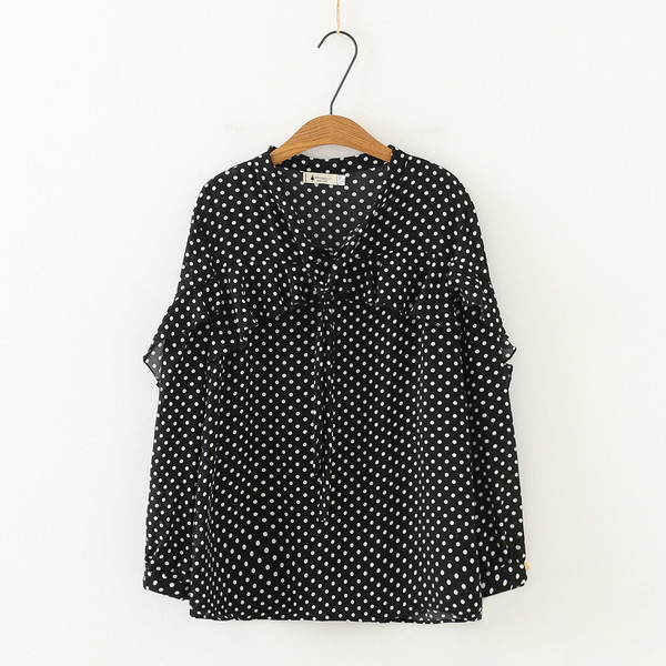 Modern női ing hosszú ujjal és mély nyakkivágással fehér és fekete színben