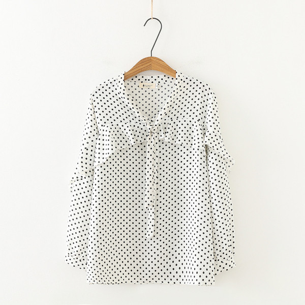 Modern női ing hosszú ujjal és mély nyakkivágással fehér és fekete színben