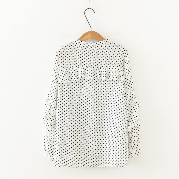 Modern női ing hosszú ujjal és mély nyakkivágással fehér és fekete színben