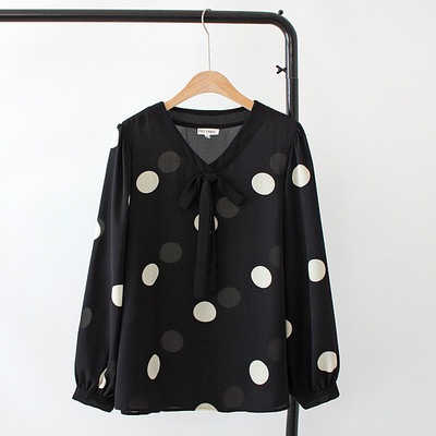 Cămașă modernă de damă cu decolteu adânc și mâneci lungi în alb și negru