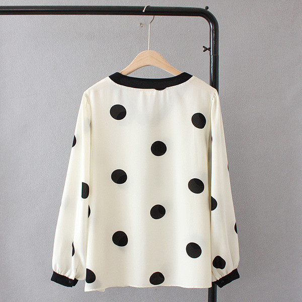 Cămașă modernă de damă cu decolteu adânc și mâneci lungi în alb și negru