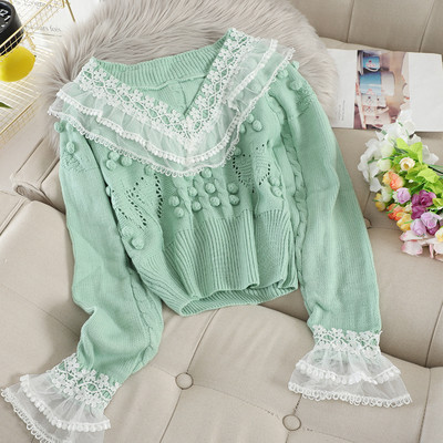 Дамски пуловер с шпиц деколте и дантела в няколко цвята