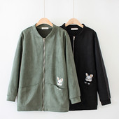 Модерно дамско есенно яке с джобове и бродерия в сив и черен цвят