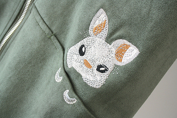 Модерно дамско есенно яке с джобове и бродерия в сив и черен цвят 