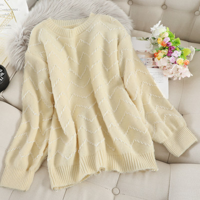 Дамски пуловер с  обло  деколте в  няколко  цвята