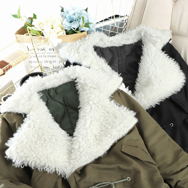 Модерно дамско зимно яке с пух в черен и зелен цвят