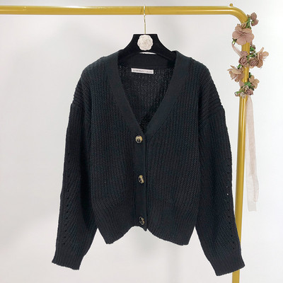 Къса ежедневна жилетка с копчета в сив и черен цвят