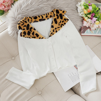 Дамска модерна жилетка с леопардова яка в бял и черен цвят