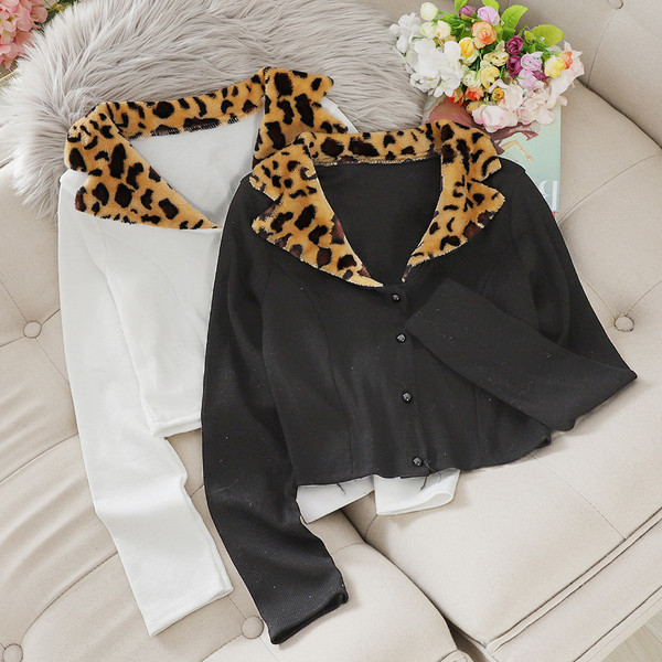 Дамска модерна жилетка с леопардова яка в бял и черен цвят
