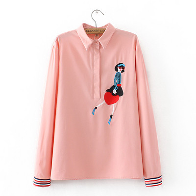 Модерна дамска риза с бродерия и класическа яка в розов и бял цвят