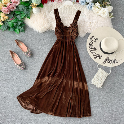 Модерна дамска рокля от кадифе с презрамки в три цвята