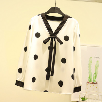 Модерна дамска риза с дълъг ръкав и дълбоко деколте в черен и бял цвят