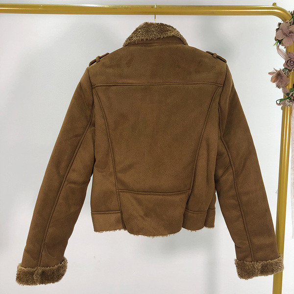 Късо есенно-зимно яке с ципове и топла подплата в кафяв и черен цвят