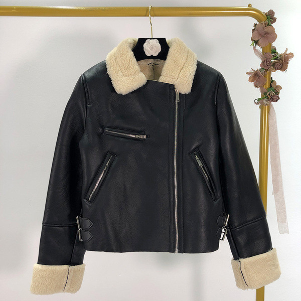 Късо есенно-зимно яке с ципове и подплата в кафяв и черен цвят