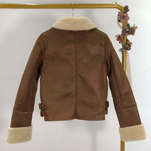 Късо есенно-зимно яке с ципове и подплата в кафяв и черен цвят