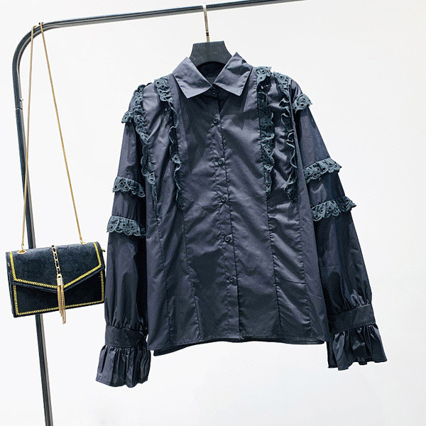 Нов модел дамска риза с класическа яка и копчета в бял и черен цвят