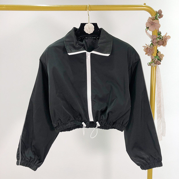 Късо спортно-ежедневно яке в червен и черен цвят