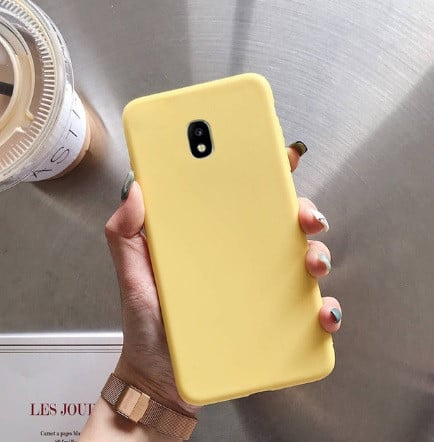 Изчистен силиконов калъф за Samsung Galaxy J5 в жълт цвят