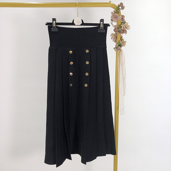 Дълга плисирана пола с копчета в сив и черен цвят