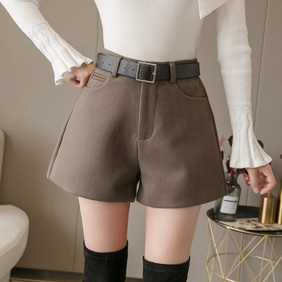 Нов модел дамски къси панталони с колан в кафяв и черен  цвят