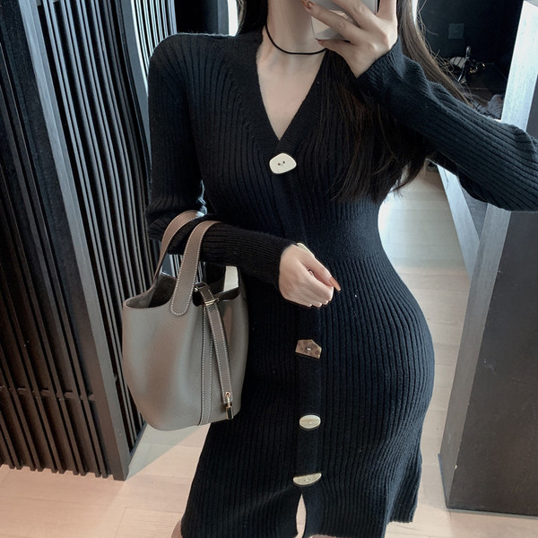 Дълга плетена рокля с копчета в бежов,зелен и черен цвят