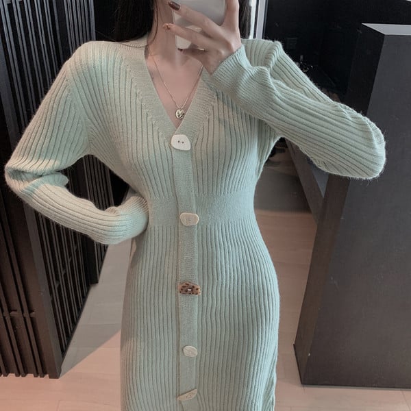 Дълга плетена рокля с копчета в бежов,зелен и черен цвят