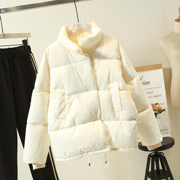 Модерно дамско зимно яке с висока яка и джобове в бял и зелен цвят 