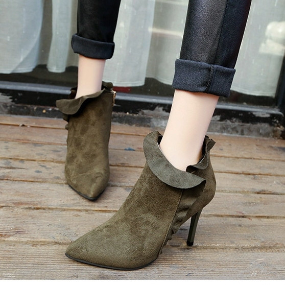 Модерни дамски боти с ток в зелен,черен и червен цвят