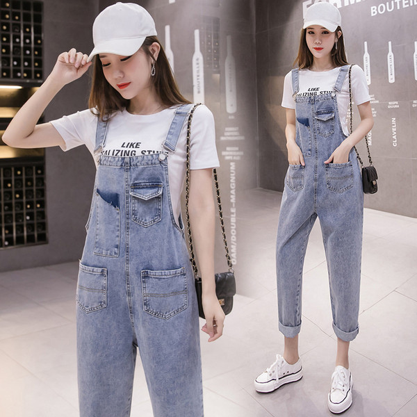 Нов модел дамски дънков гащеризон с джобове в син цвят