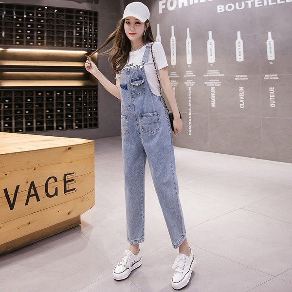 Нов модел дамски дънков гащеризон с джобове в син цвят