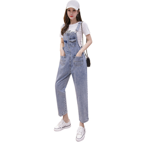 Нов модел дамски дънков гащеризон с джобове в син цвят