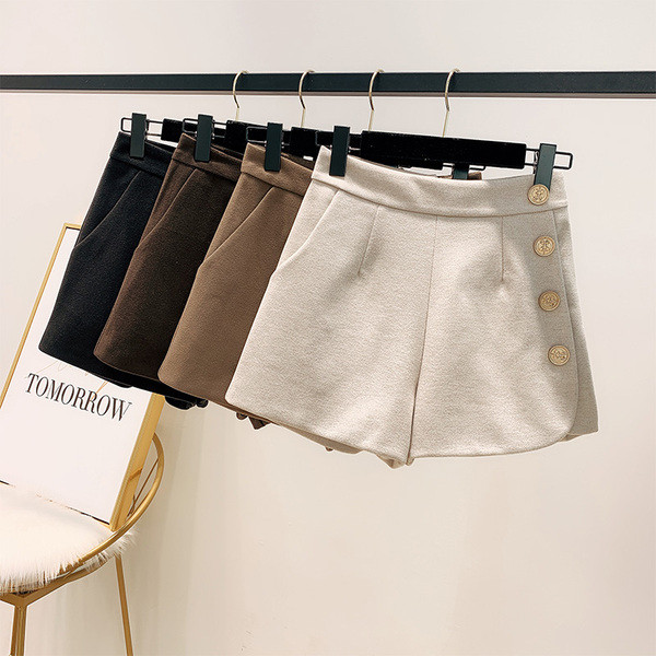 Дамски зимни къси панталони с копчета в четири цвята