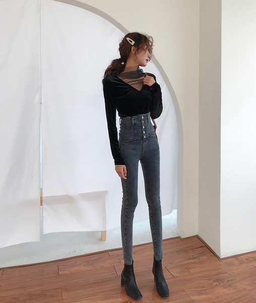 Дънки втален модел с висока талия и копчета 