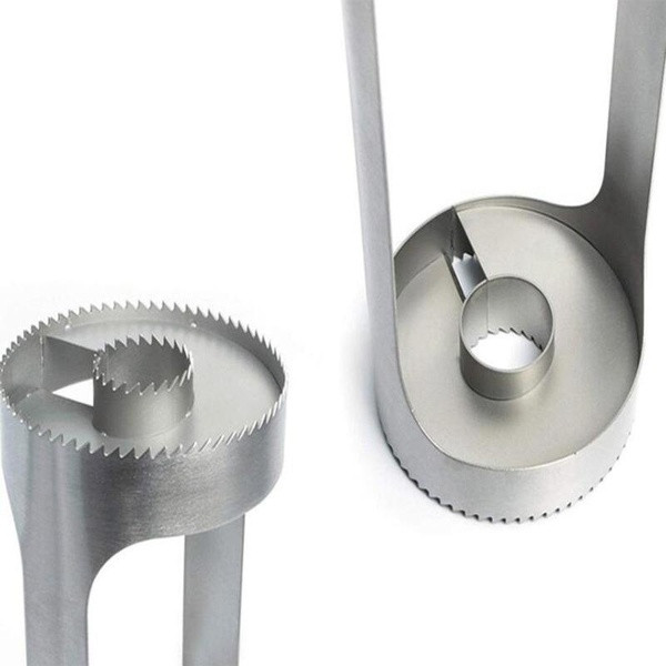 Уред от неръждаема стомана за изрязване на ананас в сребрист цвят